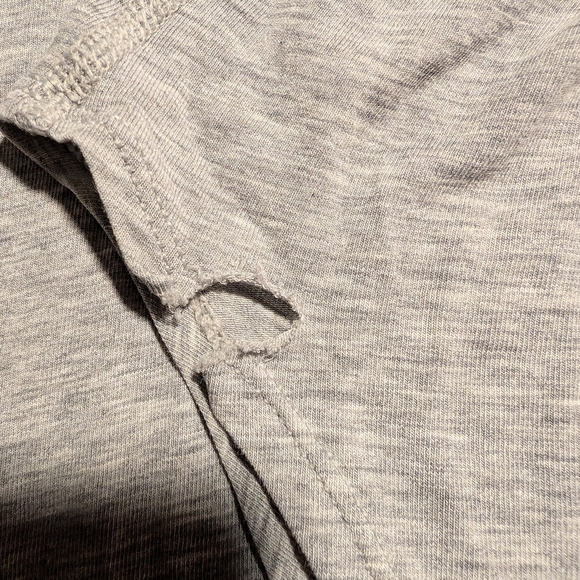 Lululemon Gray Sleeveless Women's Top - Picture 2 of 3